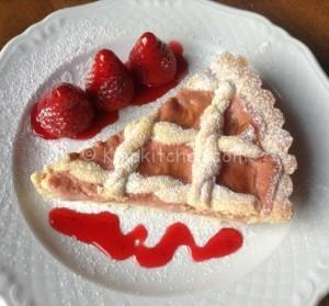 Crostata con crema pasticcera alla fragola