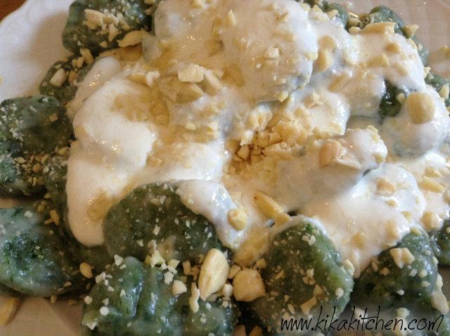 gnocchi agli spinaci con crema di ricotta (fine)