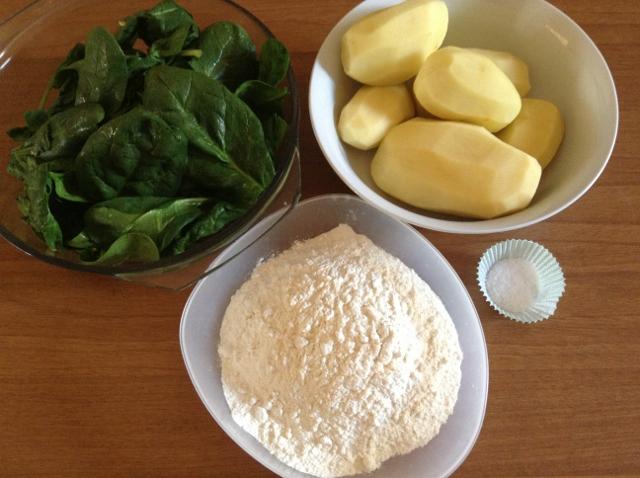 ingredienti gnocchi agli spinaci (640x478)