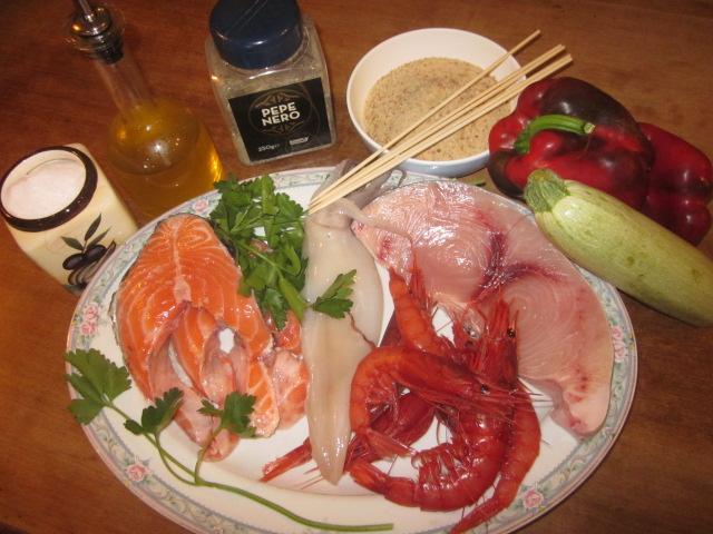 ingredienti spiedini di pesce1