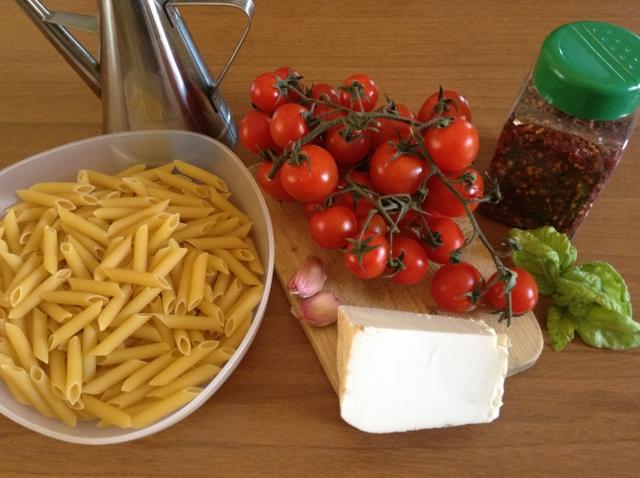 ingredienti pasta con pomodorini1