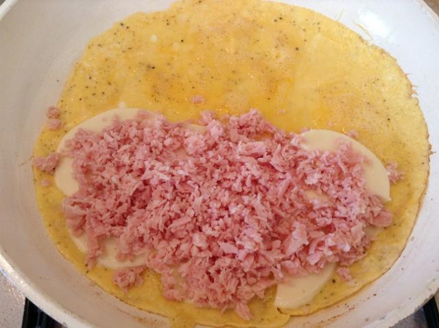 omelette prosciutto e formaggio1