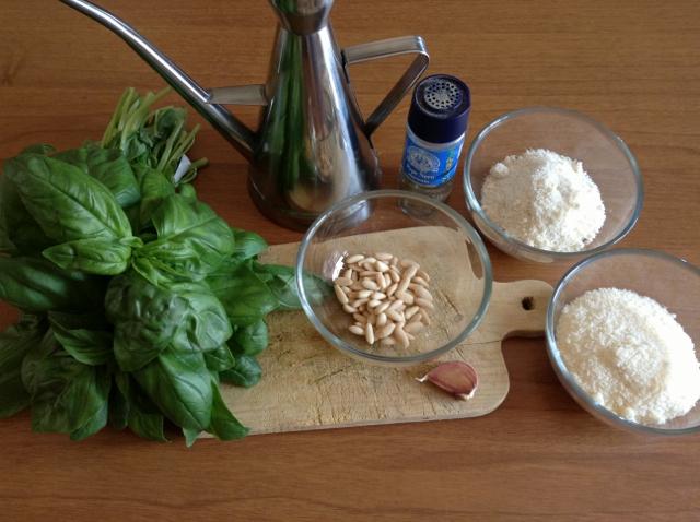 ingredienti pesto genovese