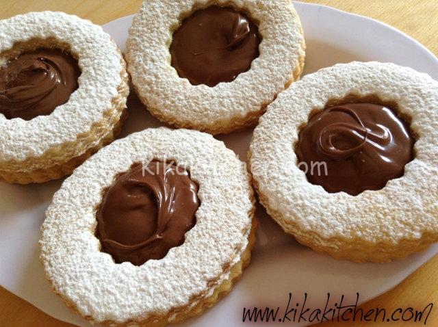 Dolci Di Natale Con La Nutella.Occhi Di Bue Alla Nutella Biscotti Con Nutella Kikakitchen