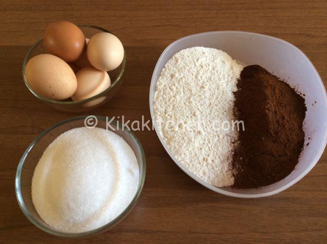 ingredienti pan di spagna al cacao alto