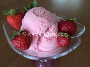 Gelato alla fragola con o senza gelatiera. Ricetta senza uova