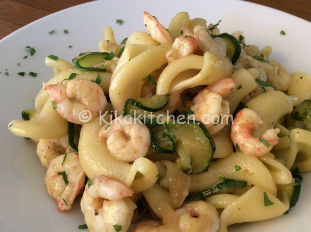 pasta zucchine e gamberetti surgelati