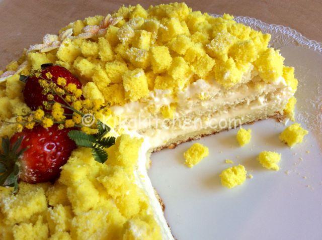 torta mimosa con crema chantilly