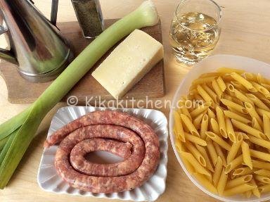 ingredienti pasta con salsiccia e porri