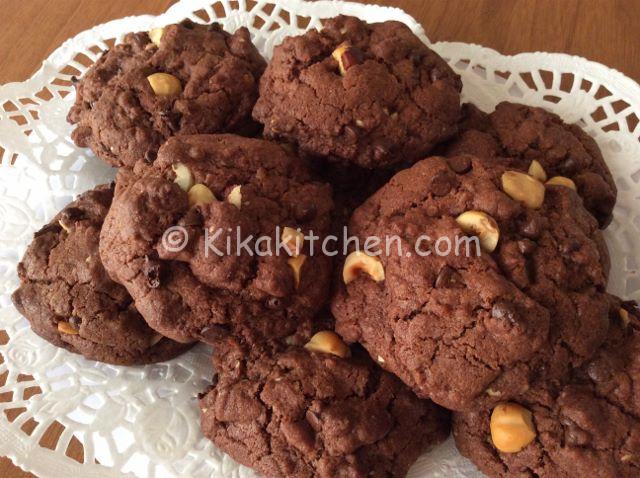 Biscotti Di Natale Nocciole.Cookies Cioccolato E Nocciole Ricetta Passo Passo Kikakitchen