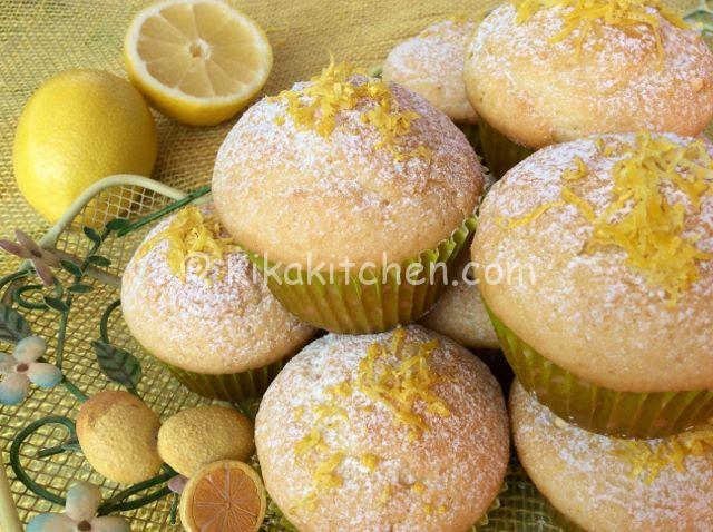 Ricetta Muffin al limone alti e soffici. Ricetta passo passo | Kikakitchen