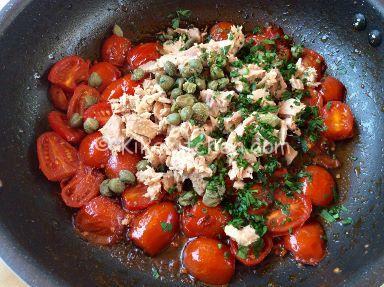 ricetta pasta con pomodorini e tonno al naturale