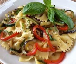 Pasta con verdure saltate in padella. Ricetta facile