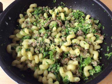 pasta con i broccoli e salsiccia