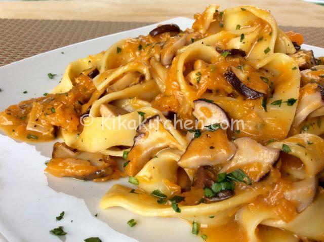 Ricetta Pasta con zucca e funghi porcini. Ricetta passo passo | Kikakitchen
