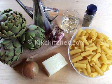 ingredienti pasta con carciofi e pancetta