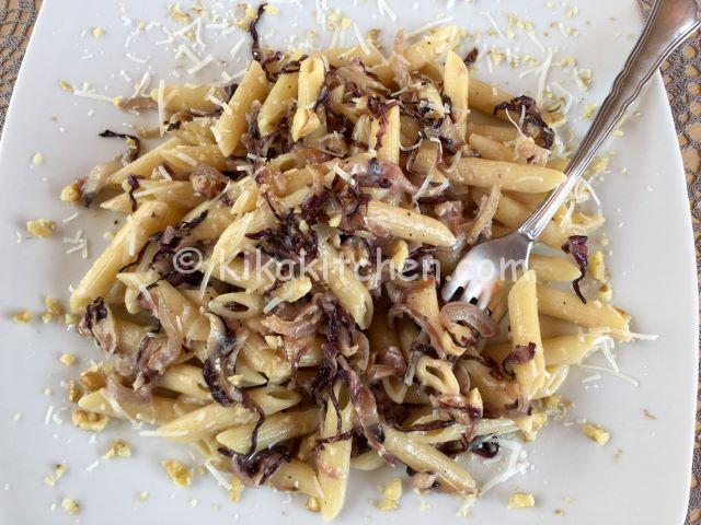 pasta con radicchio e noci