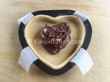 crostata a forma di cuore con nutella ricetta