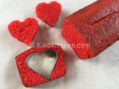 plumcake con cuore rosso al centro