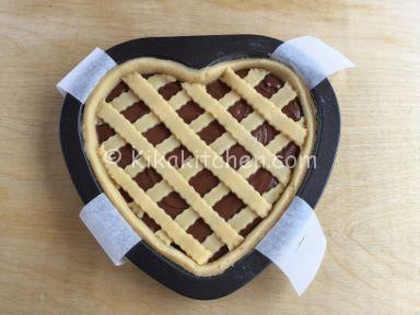 ricetta crostata a forma di cuore con nutella