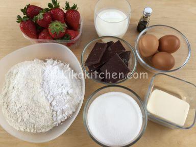 ingredienti torta cioccolato e fragole