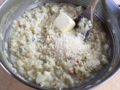 mantecare-risotto-pere-e-gorgonzola