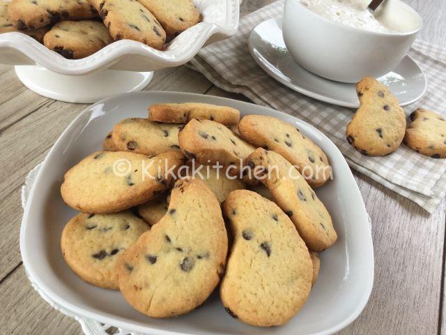 biscotti-con-gocce-di-cioccolato