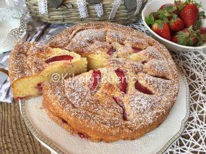 Torta mascarpone e fragole. Soffice e senza burro.