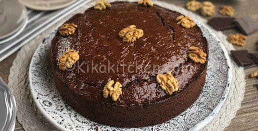 torta di noci con cioccolato