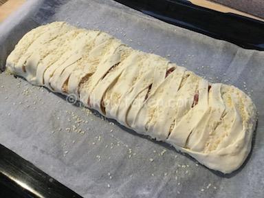 treccia di pasta sfoglia con patate