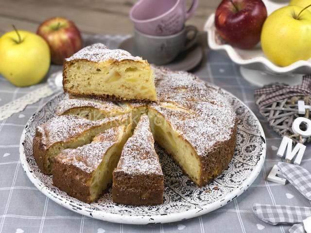 Torta di mele e mascarpone con morbidi pezzetti di mela | Kikakitchen