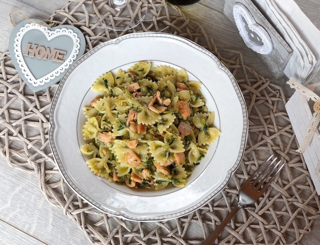 pasta con salmone e zucchine