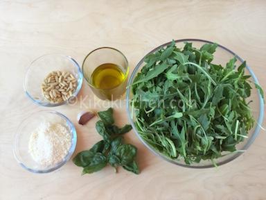 ingredienti pesto di rucola bimby