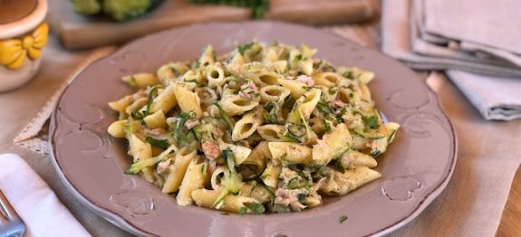 pasta con zucchine e tonno